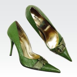 Dollhouse | 8.5 | Pointy-Toe Green Buckled Pumps